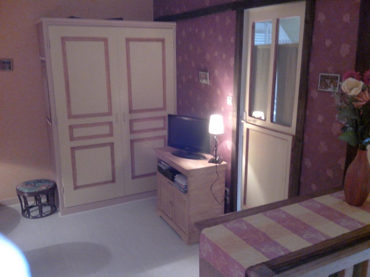 翁赞Les Hirondelles住宿加早餐旅馆 外观 照片